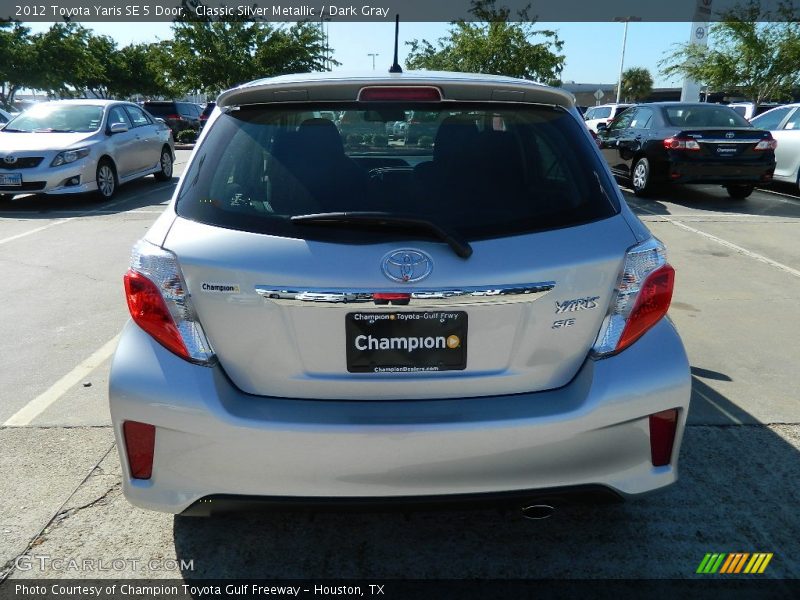 Classic Silver Metallic / Dark Gray 2012 Toyota Yaris SE 5 Door