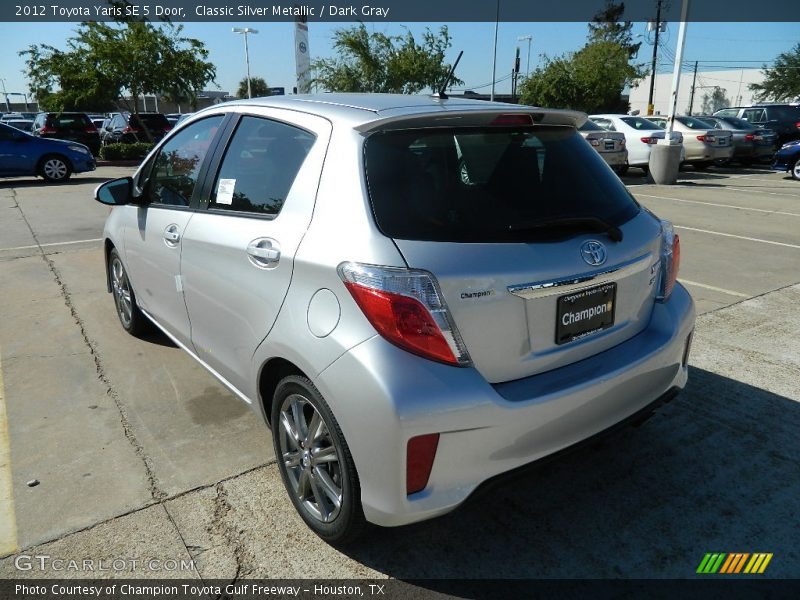 Classic Silver Metallic / Dark Gray 2012 Toyota Yaris SE 5 Door