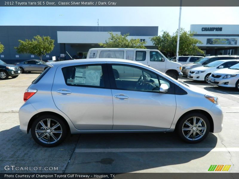 Classic Silver Metallic / Dark Gray 2012 Toyota Yaris SE 5 Door