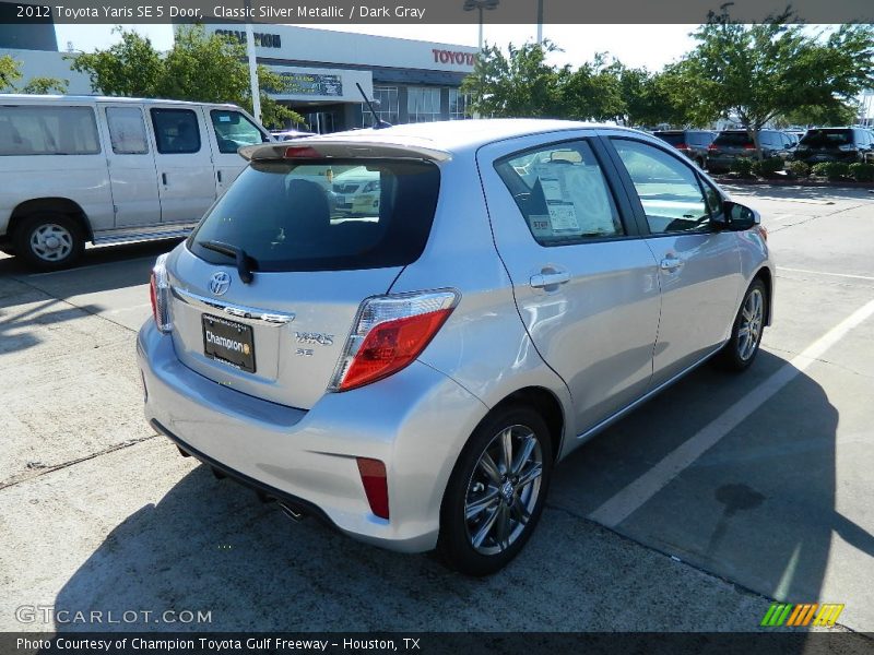 Classic Silver Metallic / Dark Gray 2012 Toyota Yaris SE 5 Door