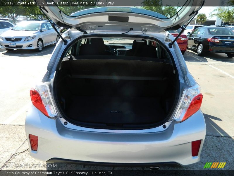 Classic Silver Metallic / Dark Gray 2012 Toyota Yaris SE 5 Door