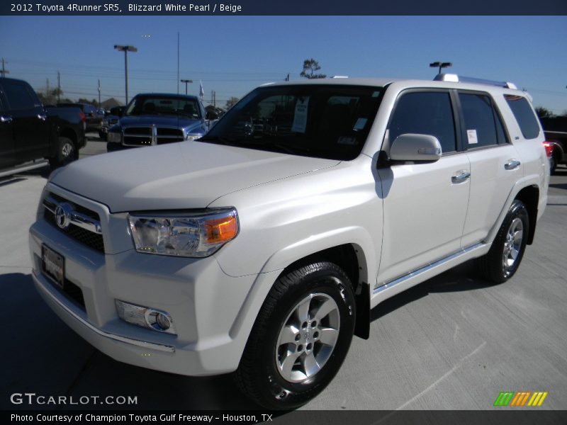 Blizzard White Pearl / Beige 2012 Toyota 4Runner SR5