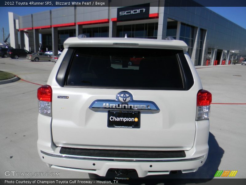 Blizzard White Pearl / Beige 2012 Toyota 4Runner SR5