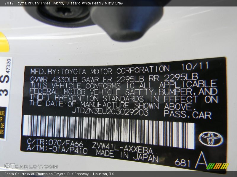 Blizzard White Pearl / Misty Gray 2012 Toyota Prius v Three Hybrid