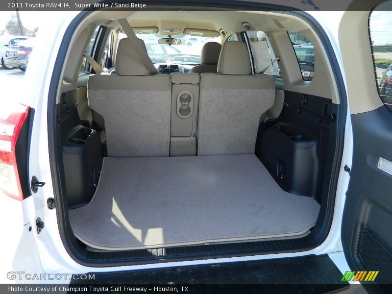 Super White / Sand Beige 2011 Toyota RAV4 I4
