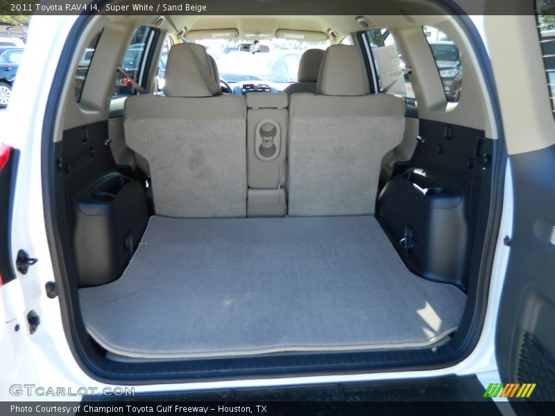 Super White / Sand Beige 2011 Toyota RAV4 I4