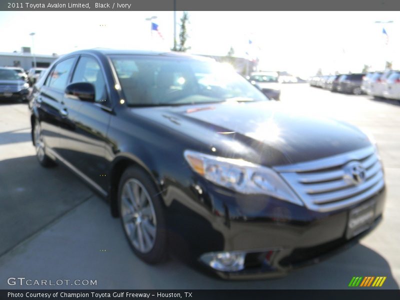 Black / Ivory 2011 Toyota Avalon Limited