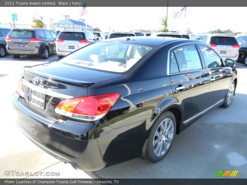 Black / Ivory 2011 Toyota Avalon Limited