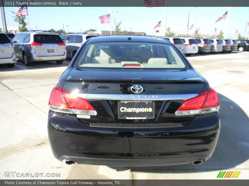 Black / Ivory 2011 Toyota Avalon Limited