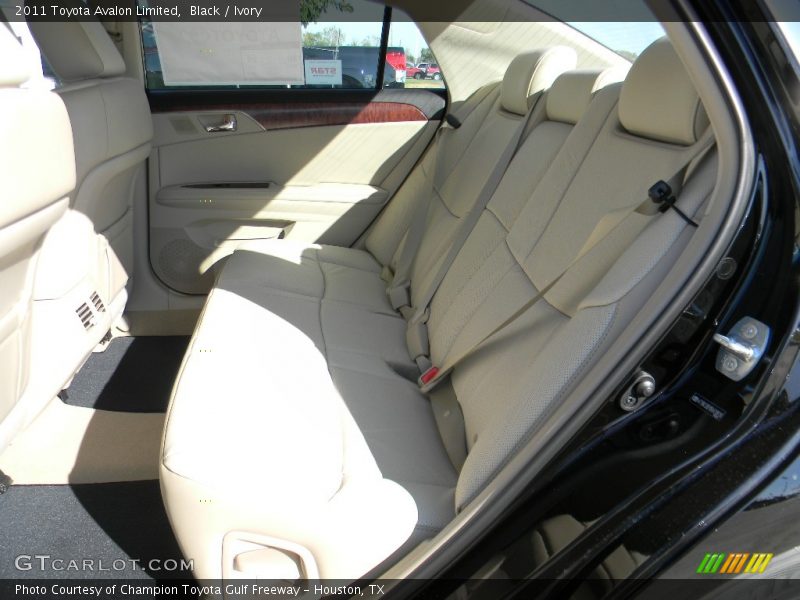 Black / Ivory 2011 Toyota Avalon Limited