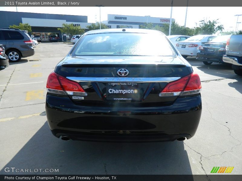 Black / Ivory 2011 Toyota Avalon Limited