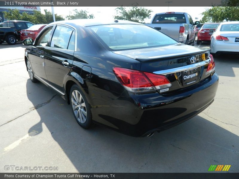 Black / Ivory 2011 Toyota Avalon Limited