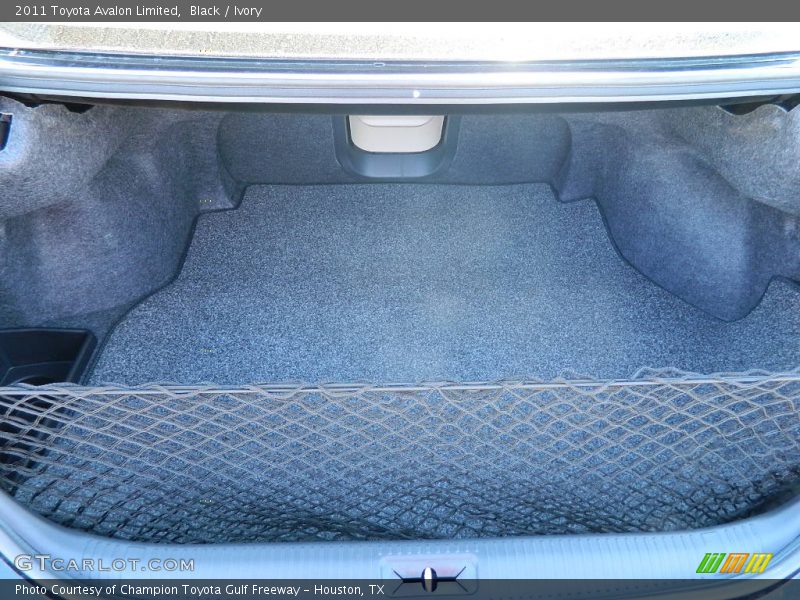 Black / Ivory 2011 Toyota Avalon Limited