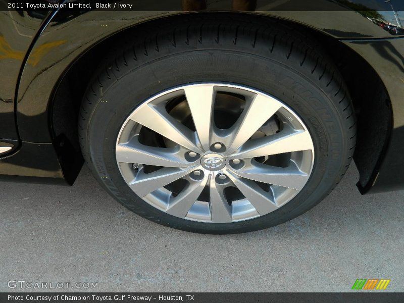 Black / Ivory 2011 Toyota Avalon Limited