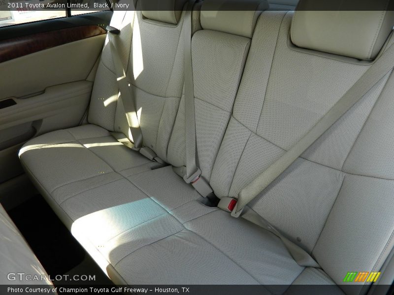 Black / Ivory 2011 Toyota Avalon Limited