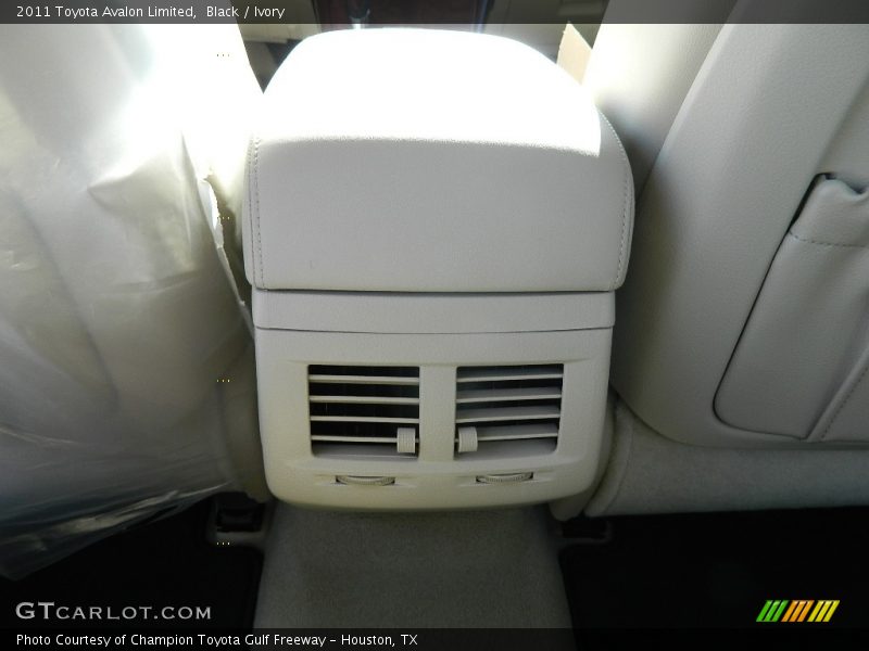 Black / Ivory 2011 Toyota Avalon Limited