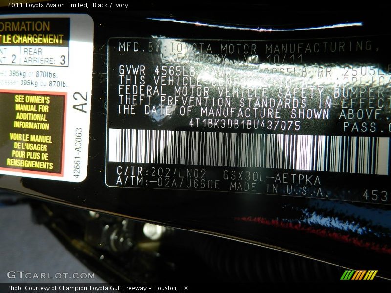 Black / Ivory 2011 Toyota Avalon Limited