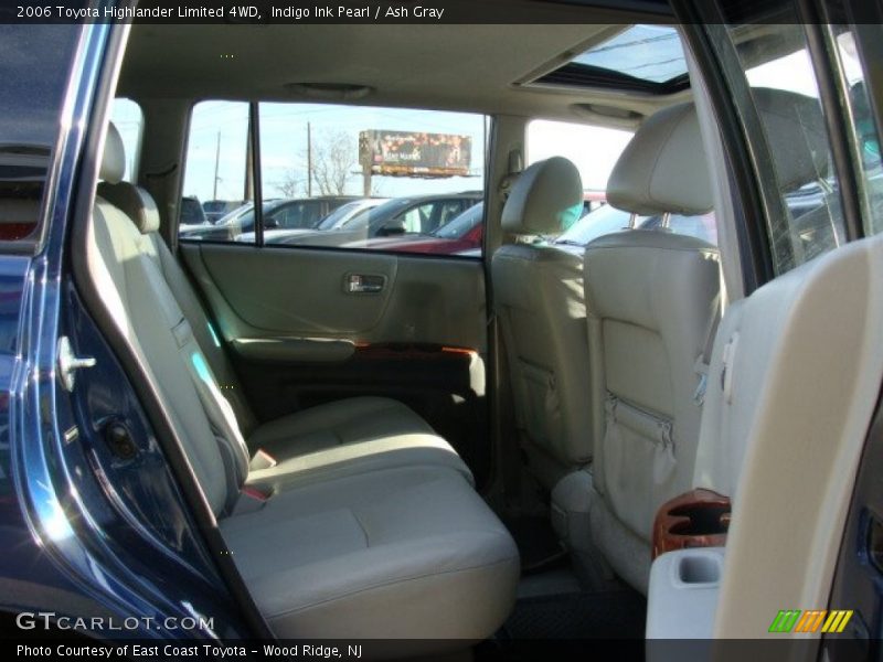 Indigo Ink Pearl / Ash Gray 2006 Toyota Highlander Limited 4WD