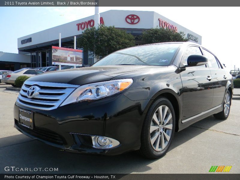 Black / Black/Bordeaux 2011 Toyota Avalon Limited