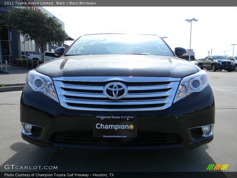Black / Black/Bordeaux 2011 Toyota Avalon Limited