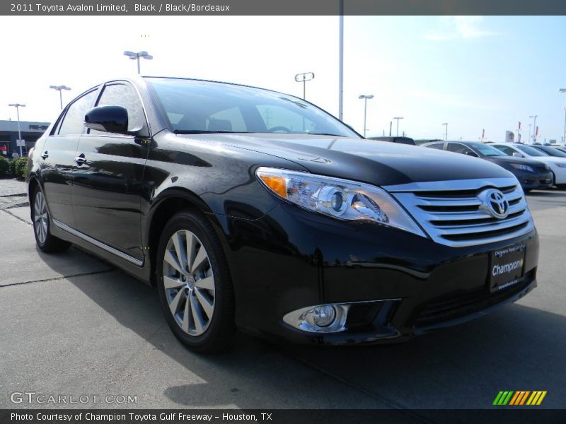 Black / Black/Bordeaux 2011 Toyota Avalon Limited