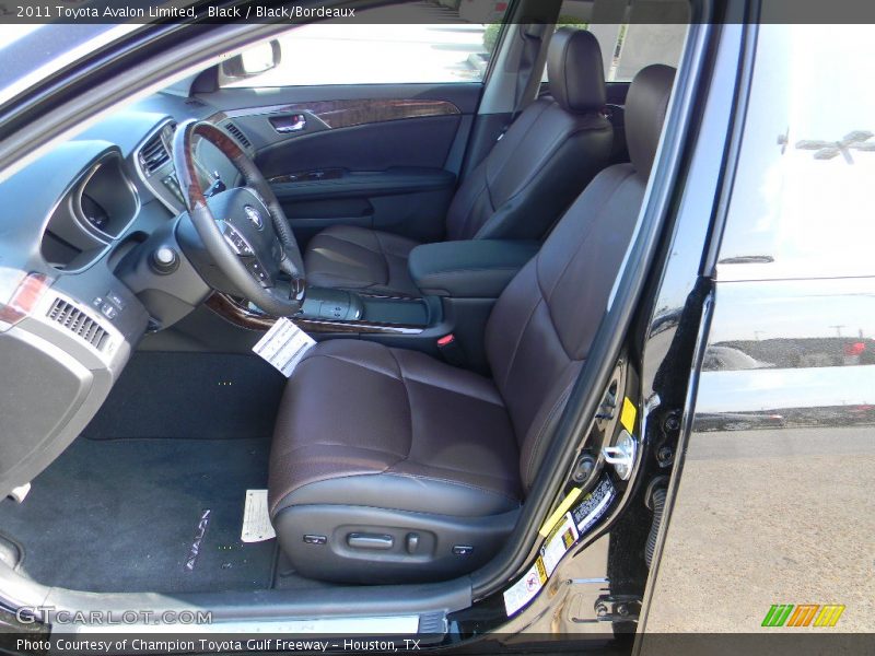 Black / Black/Bordeaux 2011 Toyota Avalon Limited