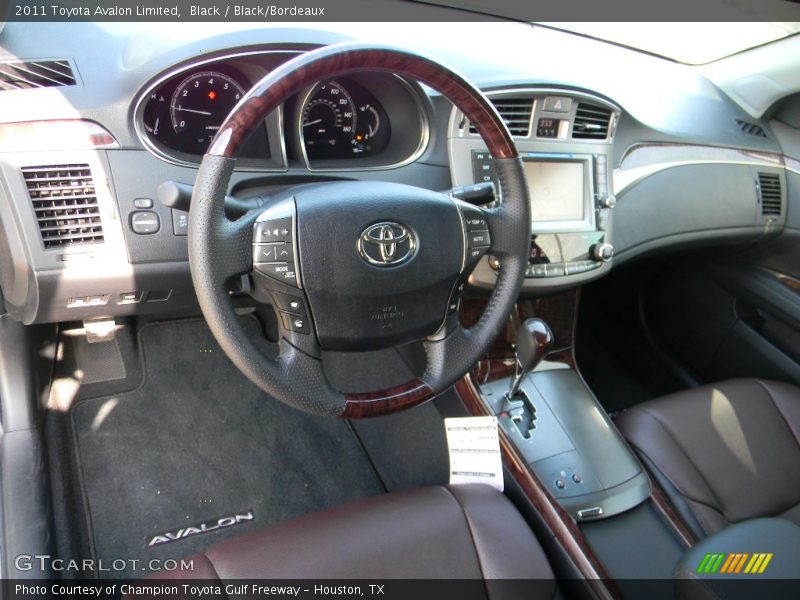 Black / Black/Bordeaux 2011 Toyota Avalon Limited