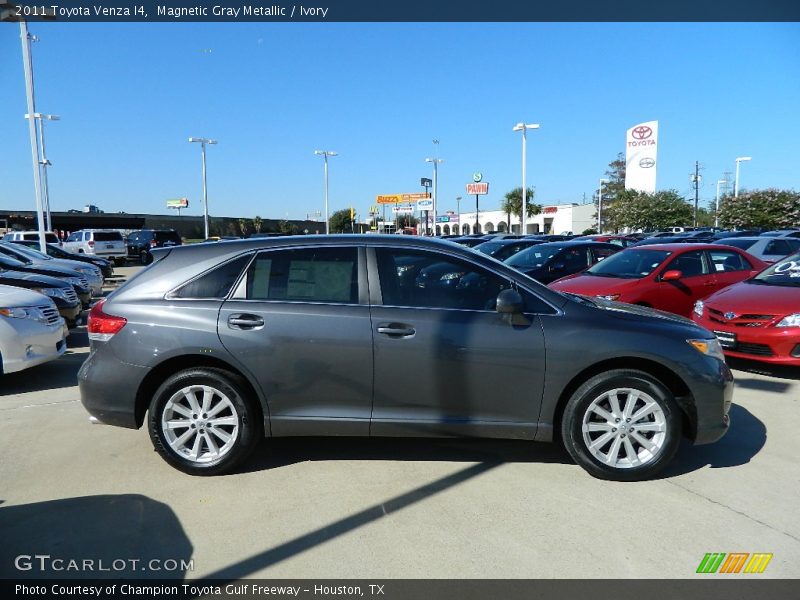 Magnetic Gray Metallic / Ivory 2011 Toyota Venza I4