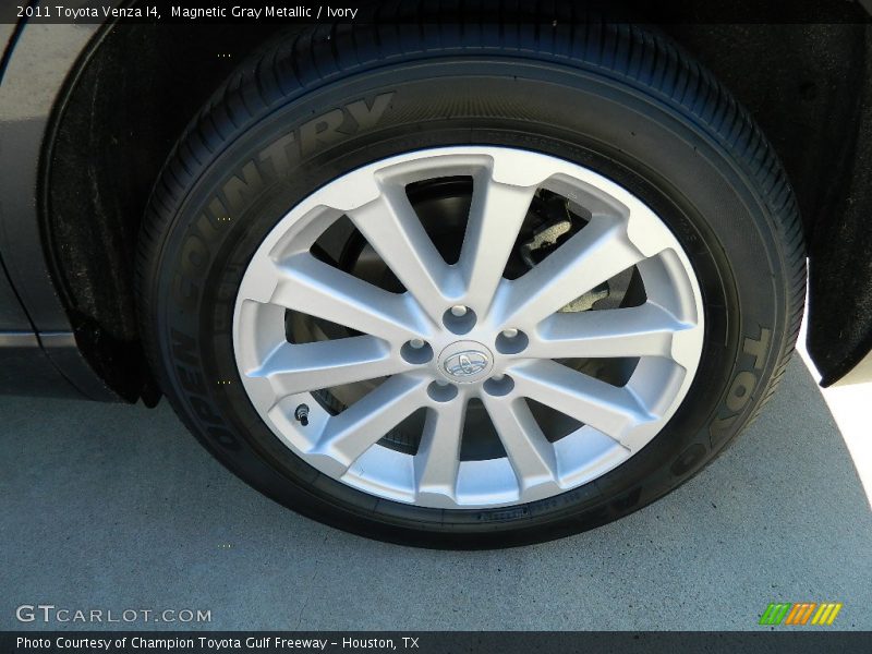 Magnetic Gray Metallic / Ivory 2011 Toyota Venza I4