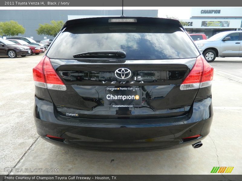 Black / Ivory 2011 Toyota Venza I4