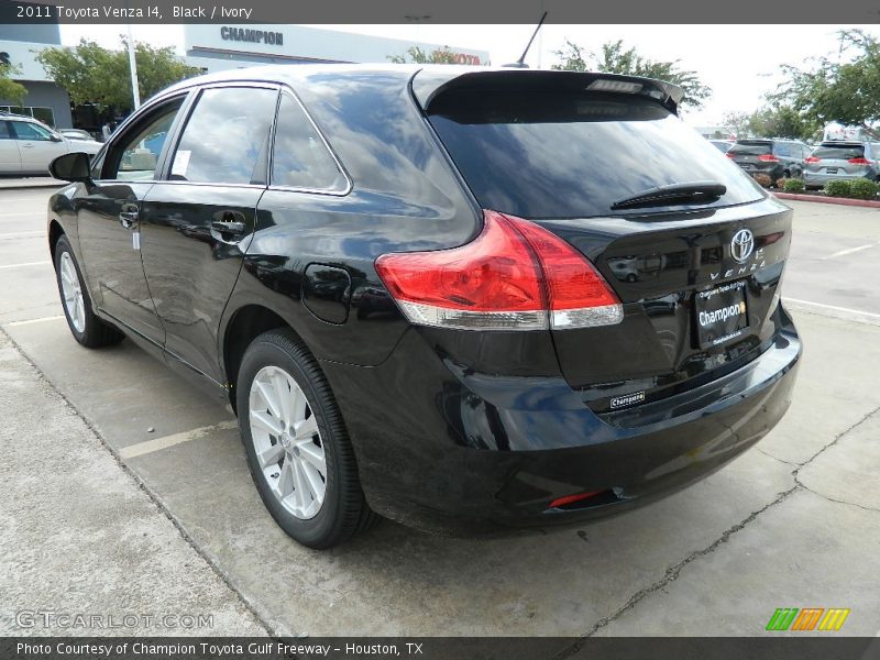 Black / Ivory 2011 Toyota Venza I4