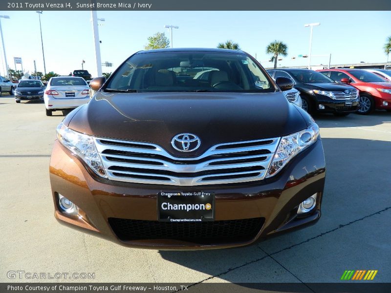 Sunset Bronze Mica / Ivory 2011 Toyota Venza I4