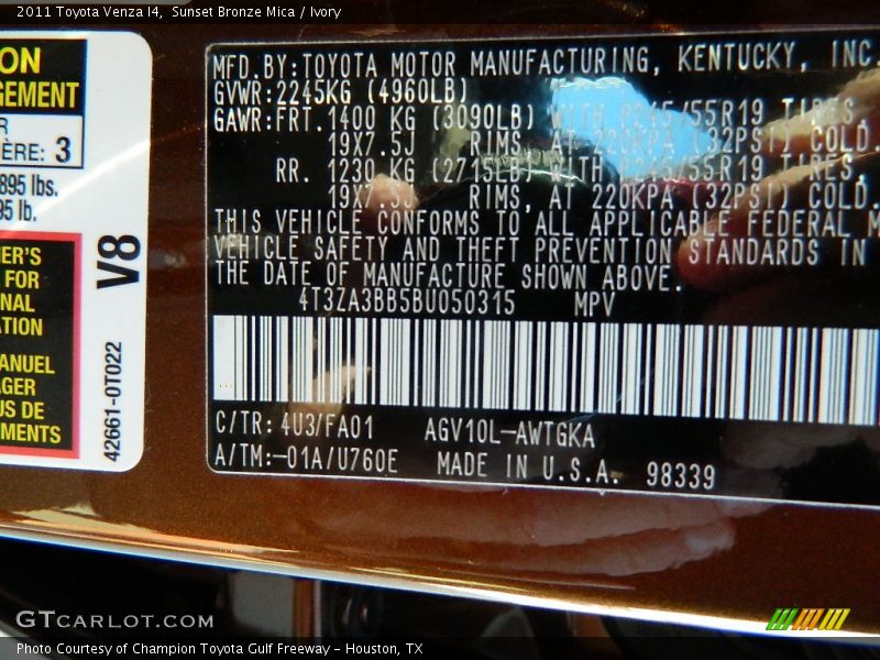 Sunset Bronze Mica / Ivory 2011 Toyota Venza I4