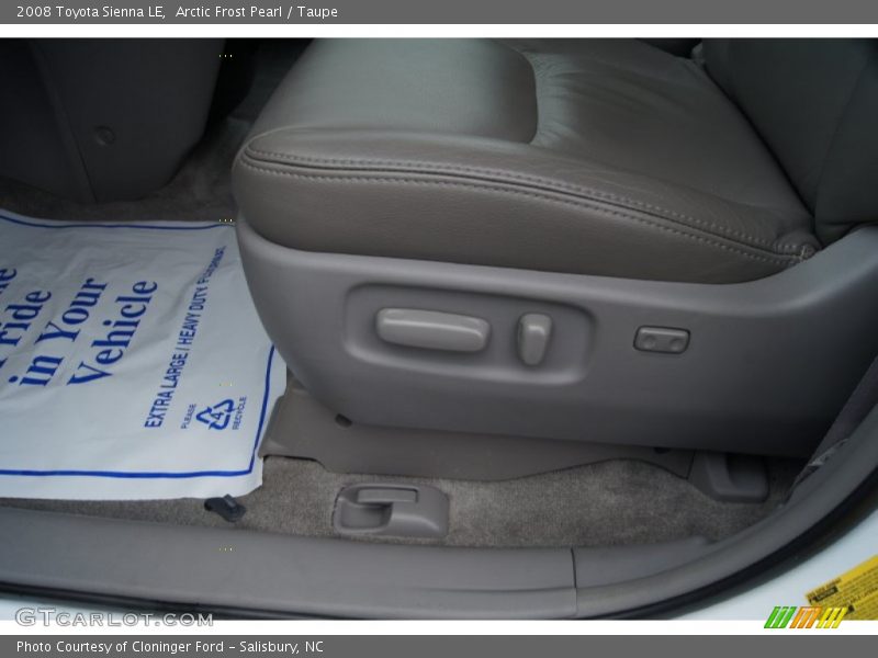 Arctic Frost Pearl / Taupe 2008 Toyota Sienna LE