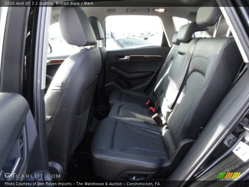Brilliant Black / Black 2010 Audi Q5 3.2 quattro