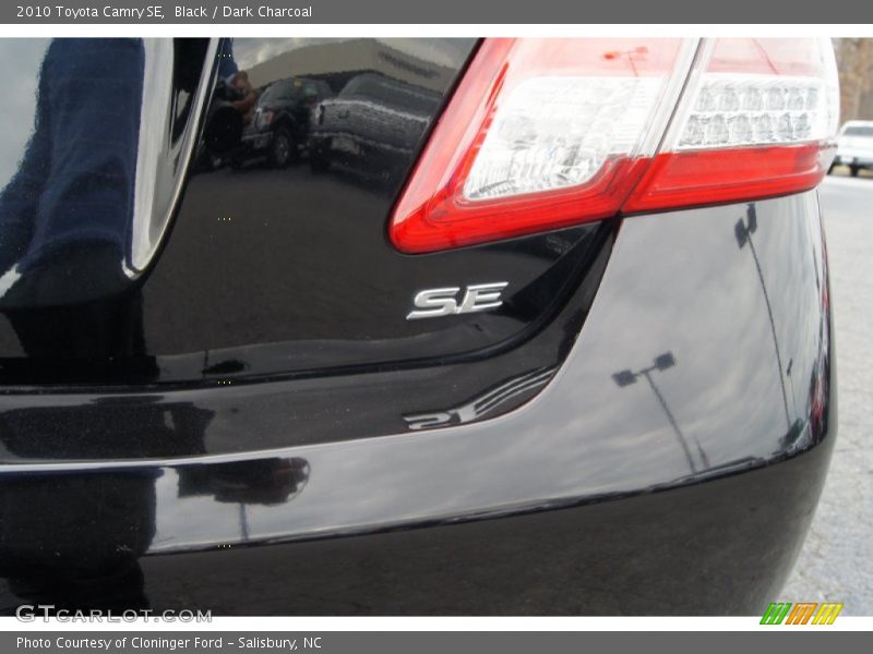 Black / Dark Charcoal 2010 Toyota Camry SE