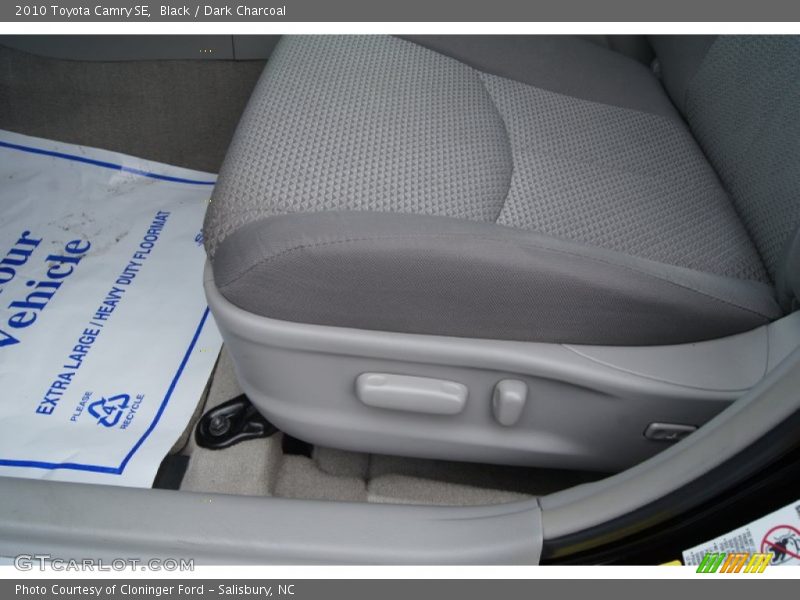 Black / Dark Charcoal 2010 Toyota Camry SE