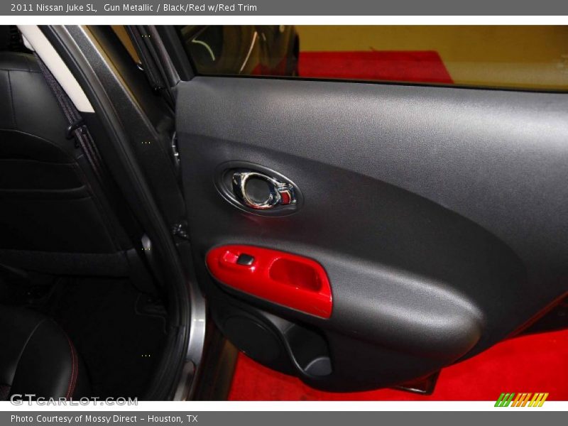 Gun Metallic / Black/Red w/Red Trim 2011 Nissan Juke SL