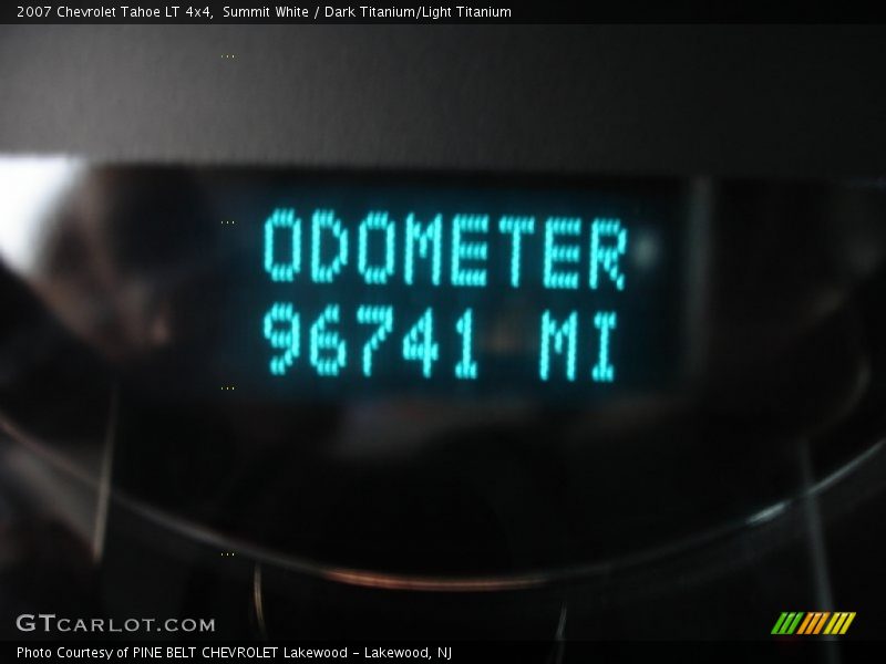 Summit White / Dark Titanium/Light Titanium 2007 Chevrolet Tahoe LT 4x4