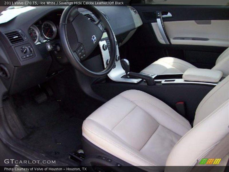 Ice White / Soverign Hide Calcite Leather/Off Black 2011 Volvo C70 T5