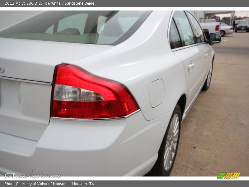 Ice White / Sandstone Beige 2012 Volvo S80 3.2