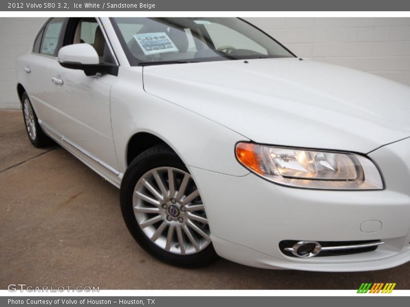 Ice White / Sandstone Beige 2012 Volvo S80 3.2