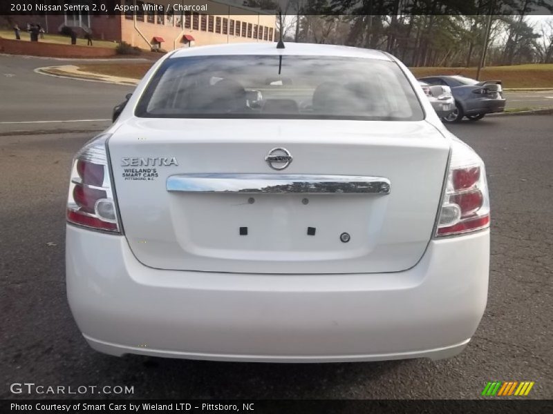 Aspen White / Charcoal 2010 Nissan Sentra 2.0