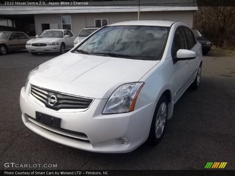 Aspen White / Charcoal 2010 Nissan Sentra 2.0
