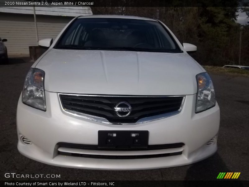 Aspen White / Charcoal 2010 Nissan Sentra 2.0