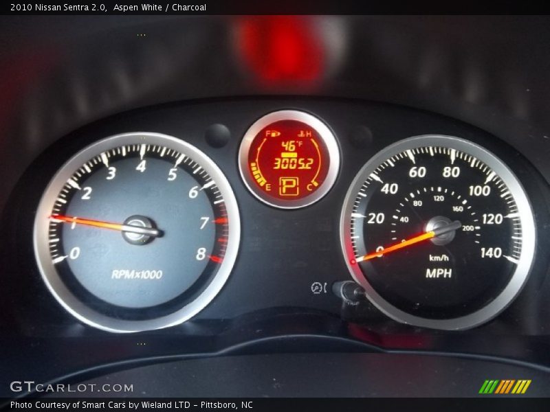 Aspen White / Charcoal 2010 Nissan Sentra 2.0