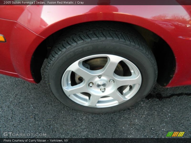 Fusion Red Metallic / Gray 2005 Suzuki Forenza S Sedan
