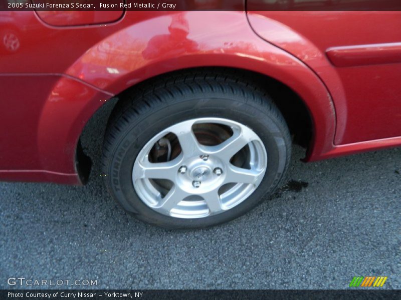 Fusion Red Metallic / Gray 2005 Suzuki Forenza S Sedan