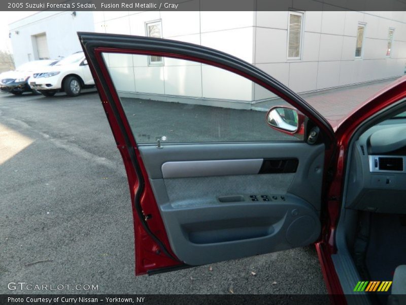 Fusion Red Metallic / Gray 2005 Suzuki Forenza S Sedan