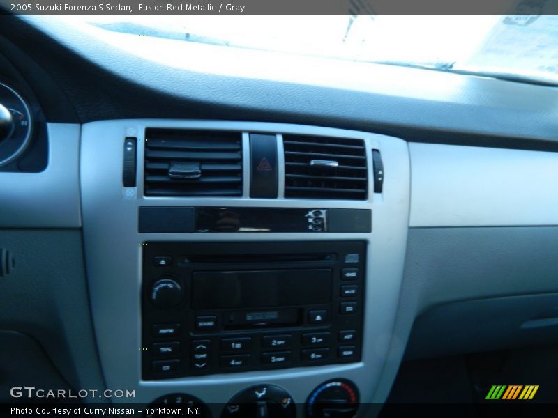 Fusion Red Metallic / Gray 2005 Suzuki Forenza S Sedan